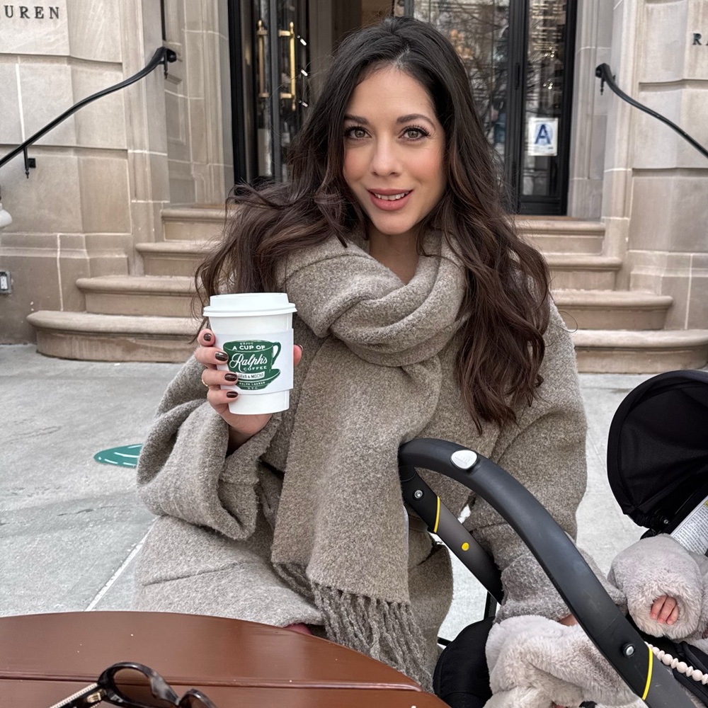 Meet your Posher, Cassandra